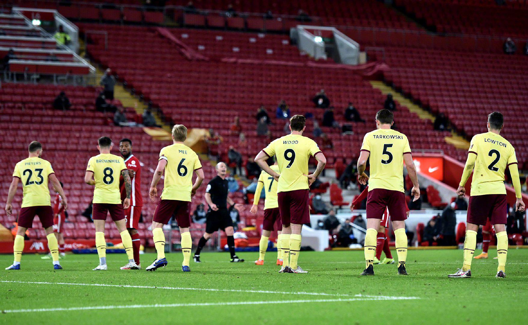 留在巴塞罗 留在巴塞罗